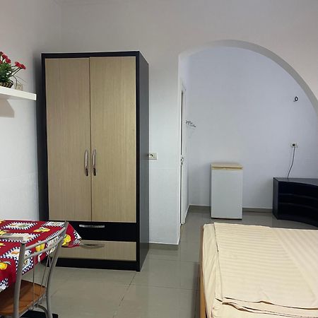 Guest House Lionel Дуррес Екстер'єр фото