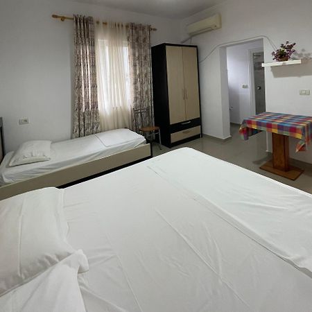 Guest House Lionel Дуррес Екстер'єр фото