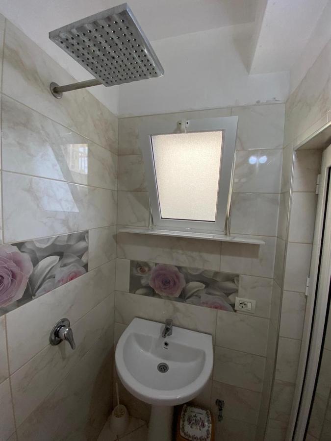 Guest House Lionel Дуррес Екстер'єр фото
