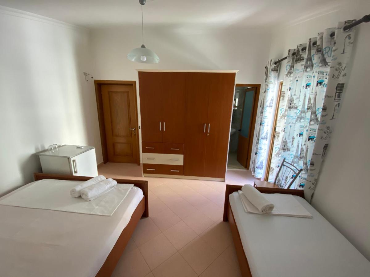 Guest House Lionel Дуррес Екстер'єр фото