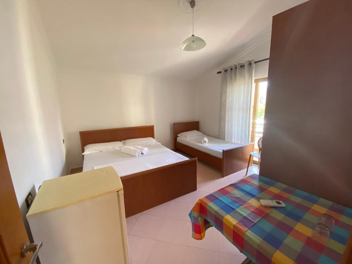 Guest House Lionel Дуррес Екстер'єр фото