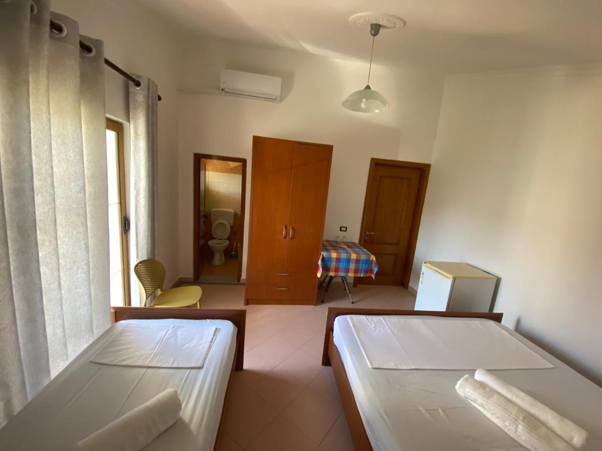 Guest House Lionel Дуррес Екстер'єр фото