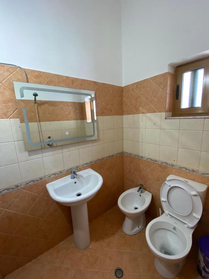 Guest House Lionel Дуррес Екстер'єр фото