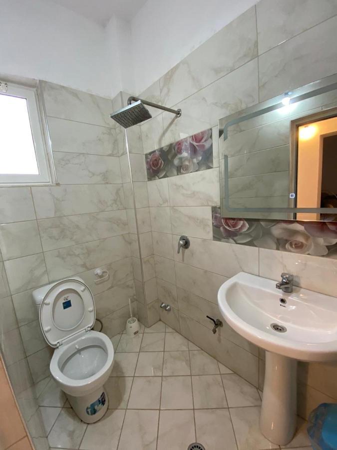 Guest House Lionel Дуррес Екстер'єр фото