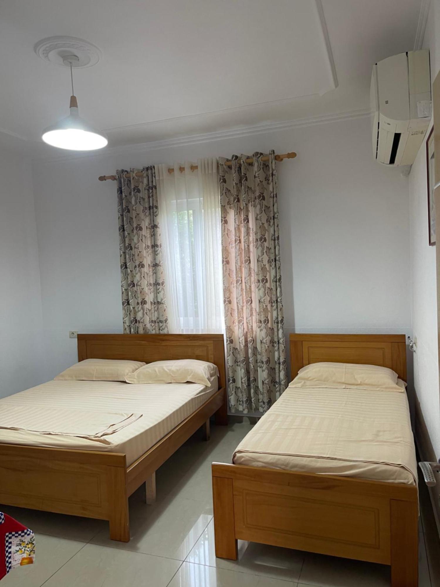 Guest House Lionel Дуррес Екстер'єр фото