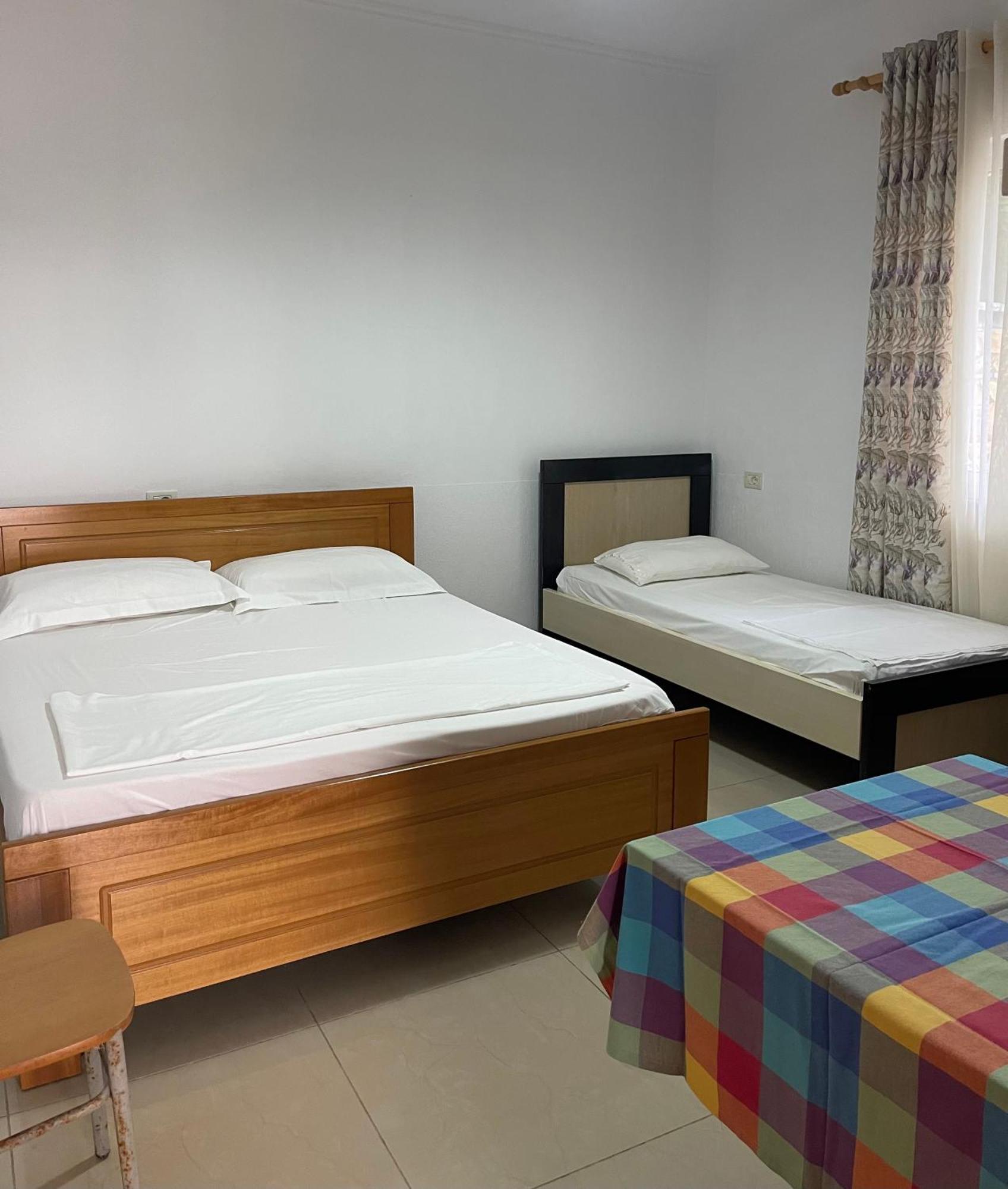 Guest House Lionel Дуррес Екстер'єр фото