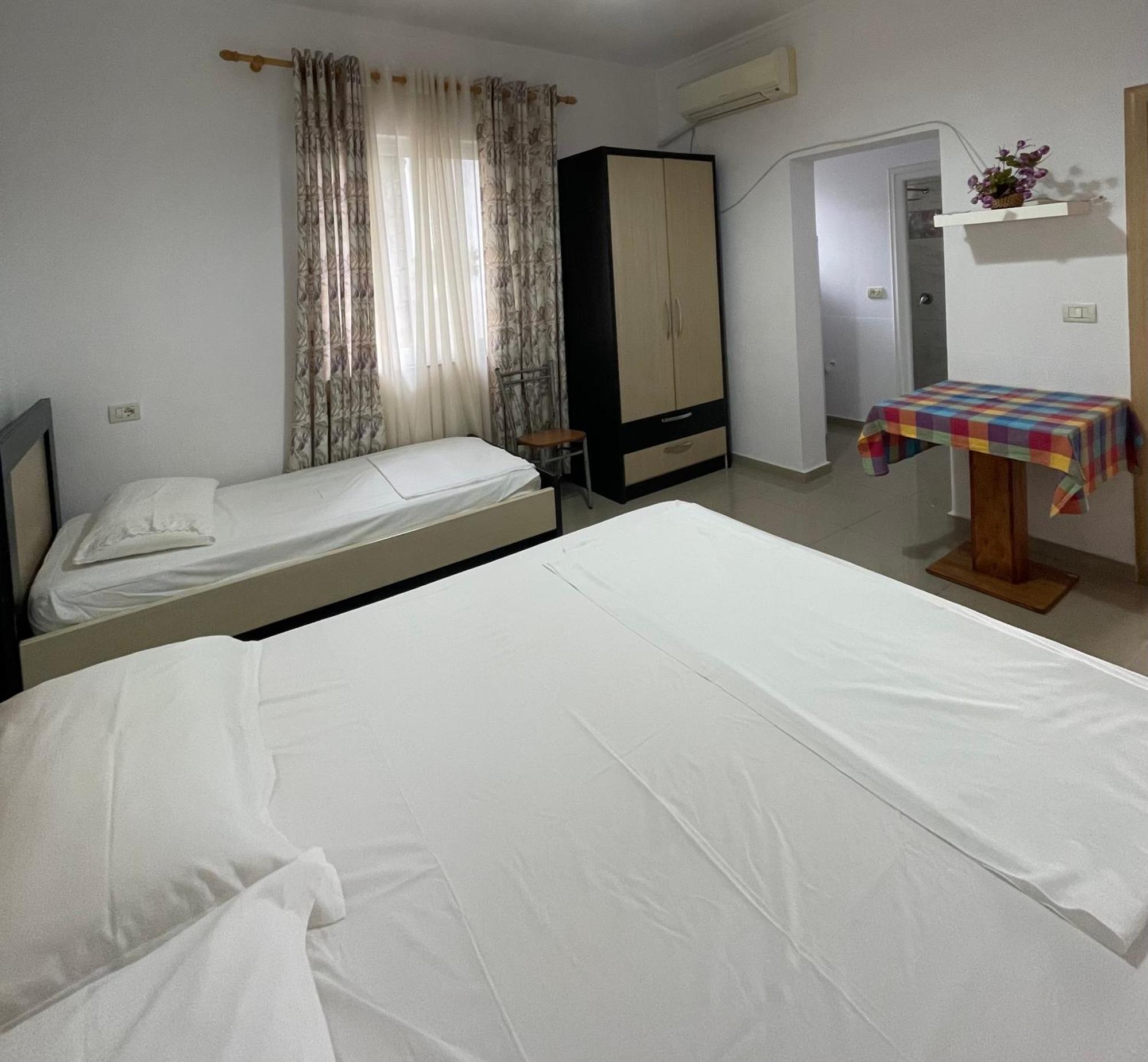 Guest House Lionel Дуррес Екстер'єр фото